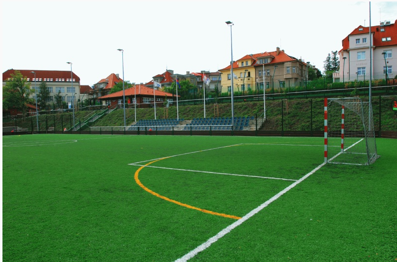 Skupina „OG fotbálek“ a první výkopy